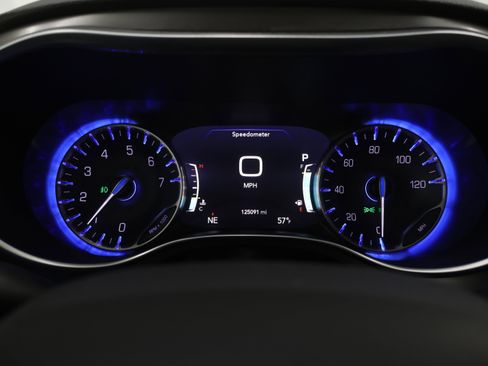 Used 2019 Chrysler Pacifica Limited w/ Tire & Wheel Group image 11