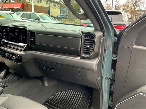 Used 2025 Chevrolet Silverado 1500 LT AWD/4WD image 13