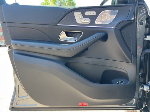 Used 2022 Mercedes-Benz GLS 450 4MATIC image 12