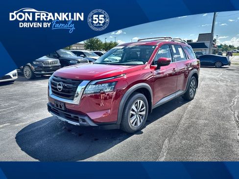 Used 2024 Nissan Pathfinder SL AWD/4WD image 1
