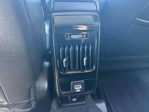 Used 2022 Jeep Compass Limited AWD/4WD image 16