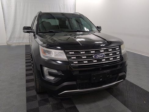 Used 2017 Ford Explorer Limited w/ Equipment Group 301A AWD/4WD image 14