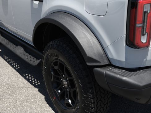 New 2026 Ford Bronco Badlands AWD/4WD image 6