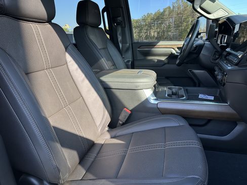 Used 2025 Chevrolet Silverado 2500 High Country w/ Technology Package image 10