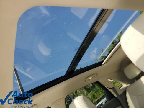 Used 2021 Cadillac XT5 Premium Luxury w/ LPO, Floor Liner Package FWD image 20