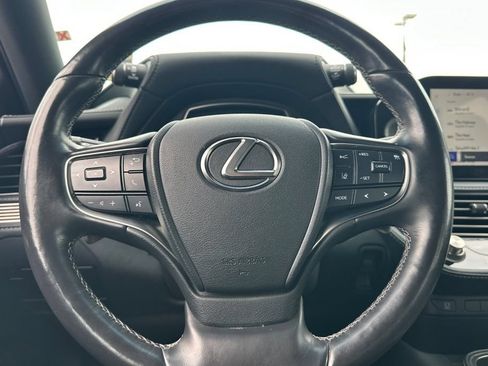 Used 2023 Lexus LS 500 w/ Accessory Package (Z1) RWD image 25