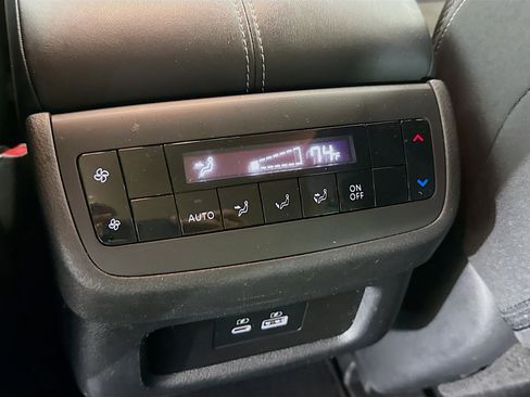 Used 2025 Nissan Pathfinder SV FWD image 29