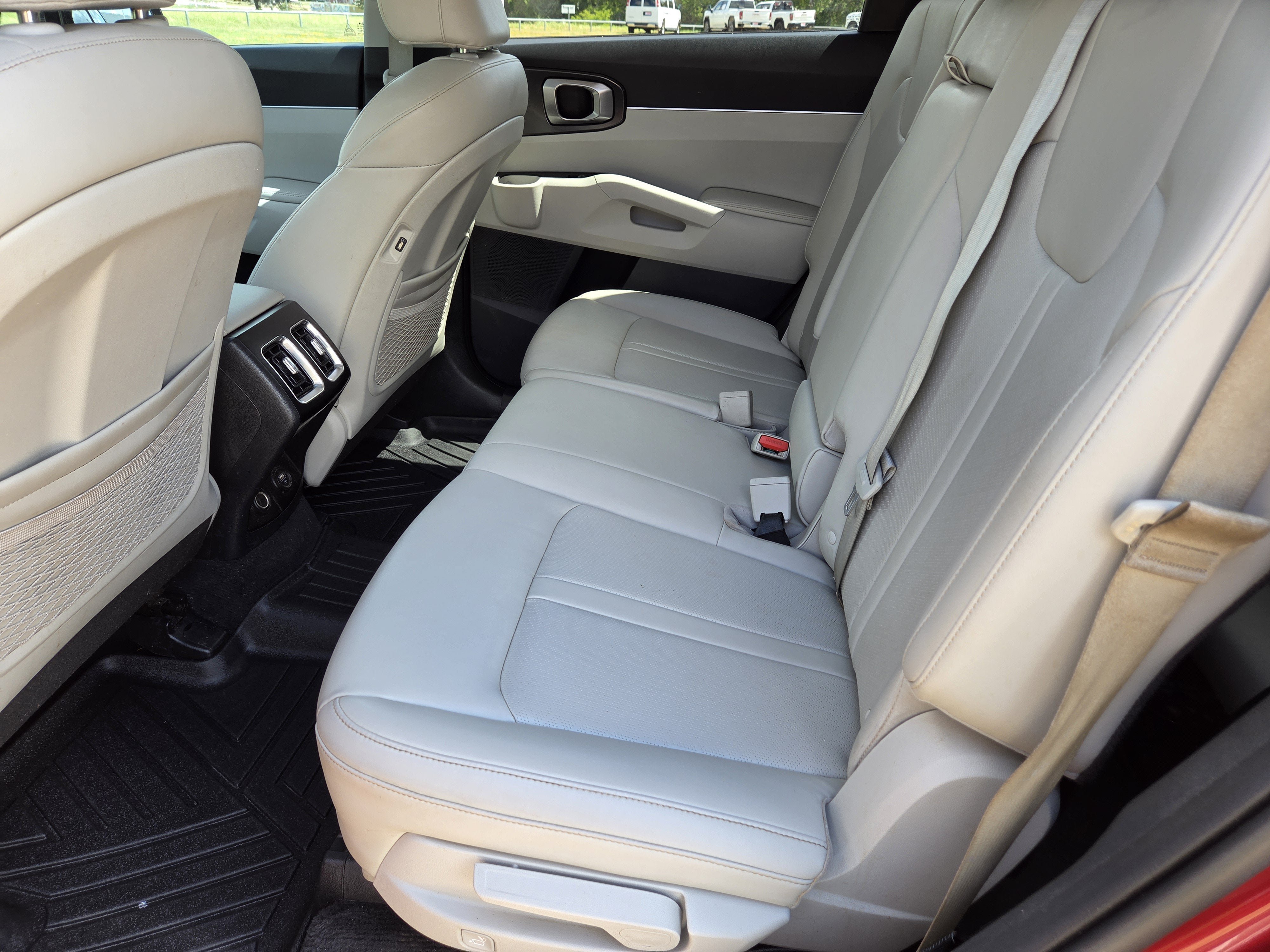 Used 2023 Kia Sorento S w/ Panoramic Sunroof Package FWD image 33
