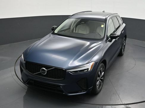 Used 2024 Volvo XC60 B5 Core AWD/4WD image 25