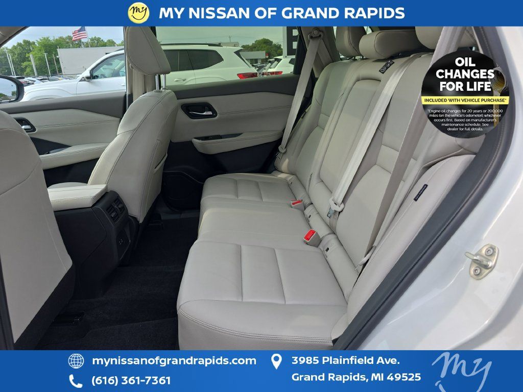 Used 2023 Nissan Rogue SL AWD/4WD image 29