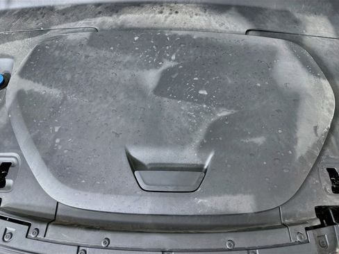 Used 2024 Volvo XC40 Recharge Plus w/ Protection Package Premier RWD image 33