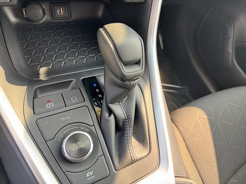 Certified 2024 Toyota RAV4 XLE AWD/4WD image 25