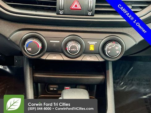 Used 2024 Kia Forte LXS w/ LXS Technology Package image 9