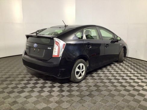 Used 2015 Toyota Prius Four image 11