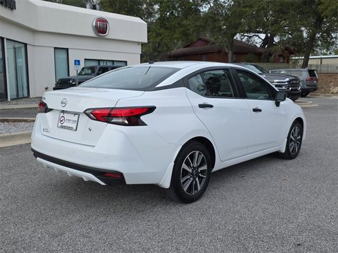 Used 2024 Nissan Versa S w/ S Plus Package image 5