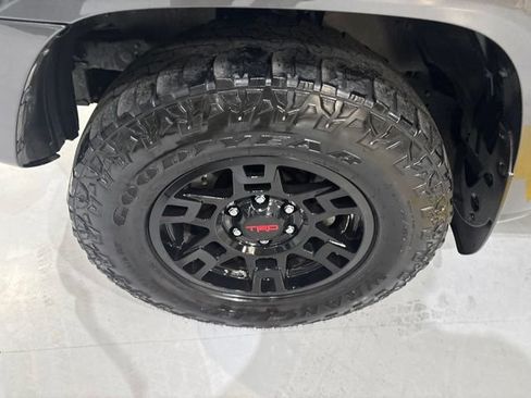 Used 2019 Toyota 4Runner TRD Off-Road Premium AWD/4WD image 43