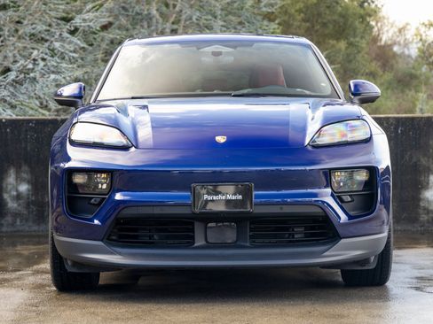 Certified 2024 Porsche Macan 4 Electric image 8