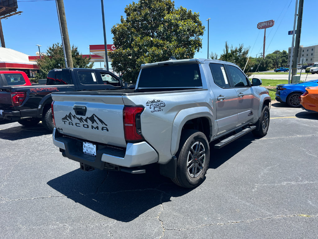 Used 2025 Toyota Tacoma TRD Sport AWD/4WD image 7