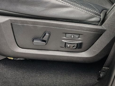 Used 2018 RAM 1500 Laramie w/ Convenience Group image 24