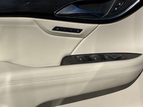 Used 2021 Buick Envision Essence w/ Technology Package I image 18