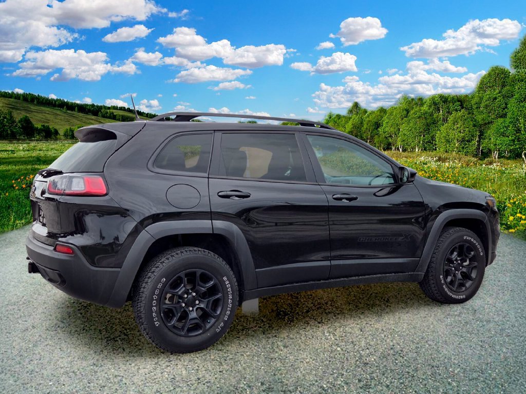 Certified 2022 Jeep Cherokee Latitude w/ Sun & Sound Group AWD/4WD image 6