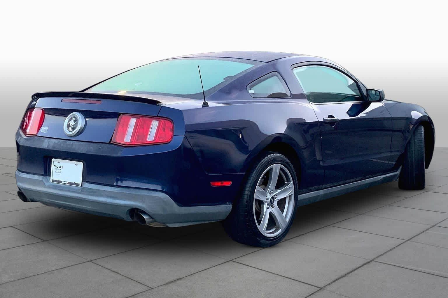 Used 2011 Ford Mustang Coupe w/ 101A Rapid Spec Order Code RWD image 10