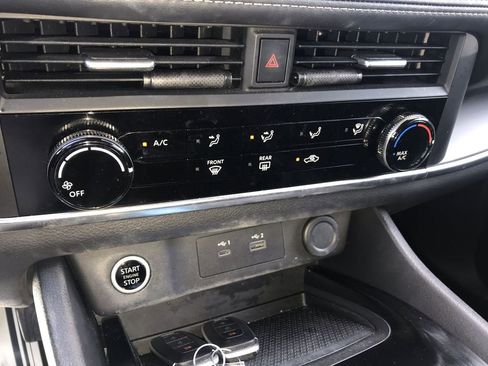 Used 2023 Nissan Rogue S image 18