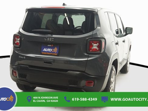 Used 2023 Jeep Renegade Latitude AWD/4WD image 10