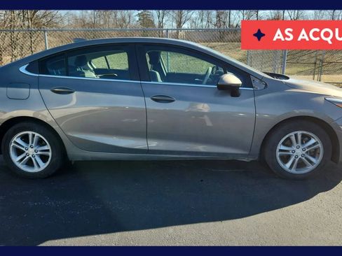 Used 2017 Chevrolet Cruze LT image 1