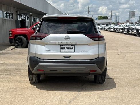 Used 2023 Nissan Rogue SV w/ SV Premium Package AWD/4WD image 4