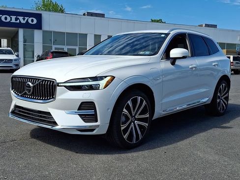 Used 2023 Volvo XC60 T8 Ultimate w/ Climate Package AWD/4WD image 3