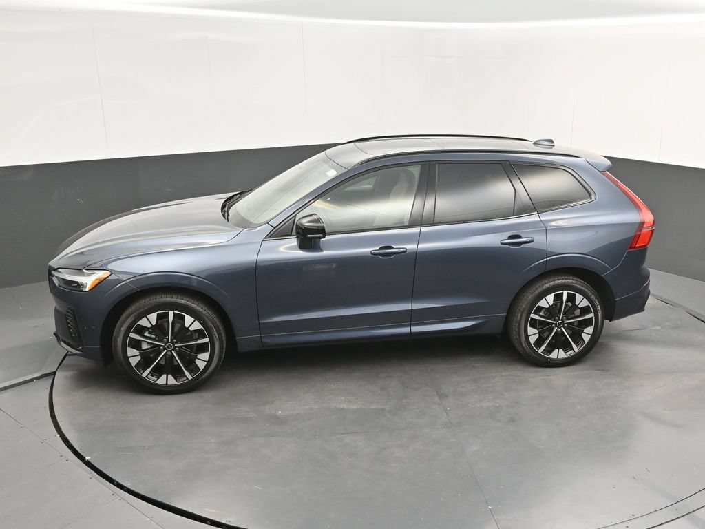 Certified 2026 Volvo XC60 B5 Plus AWD/4WD image 23