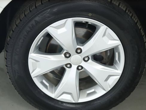 Used 2015 Subaru Forester 2.5i w/ Alloy Wheel Package image 37