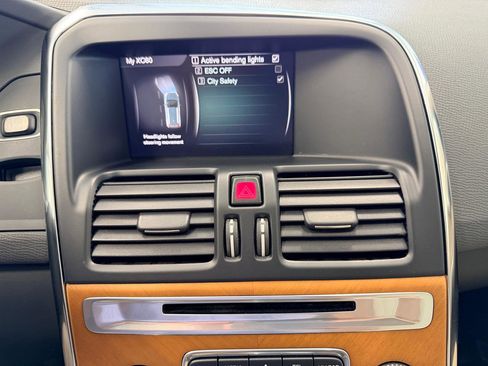 Used 2017 Volvo XC60 T5 Inscription w/ Preferred Option Package image 44