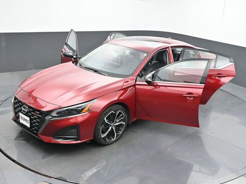 Used 2024 Nissan Altima 2.5 SR w/ SR Premium Package image 65