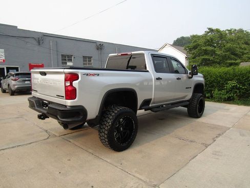 Used 2023 Chevrolet Silverado 2500 Custom w/ Custom Value Package AWD/4WD image 4