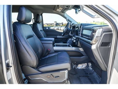 Used 2023 Ford F250 Lariat w/ Sport Appearance Package AWD/4WD image 17