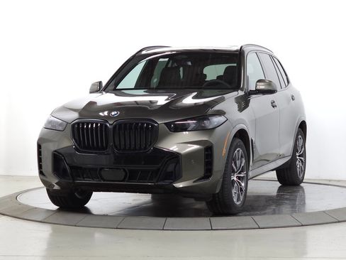Used 2026 BMW X5 xDrive40i w/ M Sport Package AWD/4WD image 3