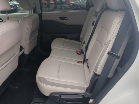 Used 2022 Nissan Pathfinder SL w/ Lighting Package (N92) AWD/4WD image 13