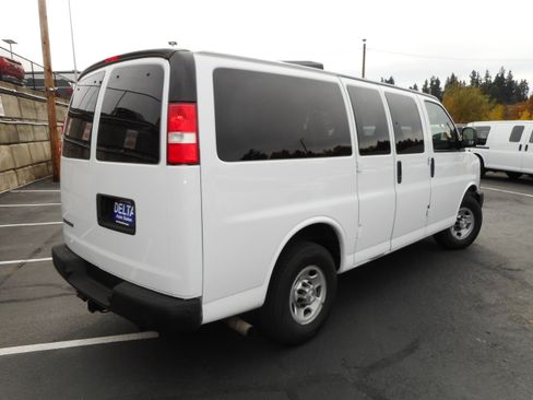 Used 2017 Chevrolet Express 2500 LS image 7