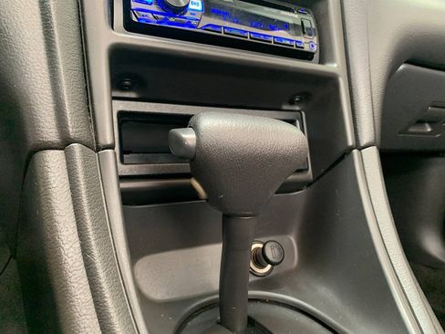 Used 2000 Ford Mustang Convertible RWD image 11