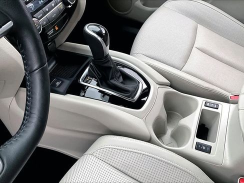 Certified 2022 Nissan Rogue Sport SL w/ Premium Package image 16