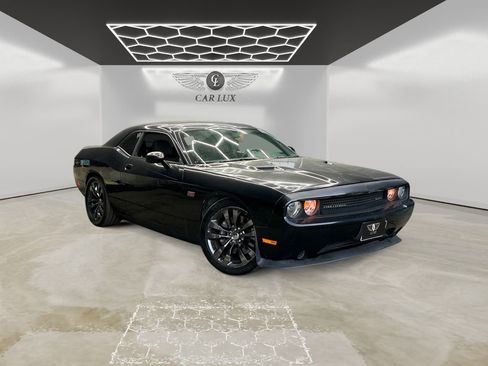 Used 2014 Dodge Challenger SRT8 Core image 7