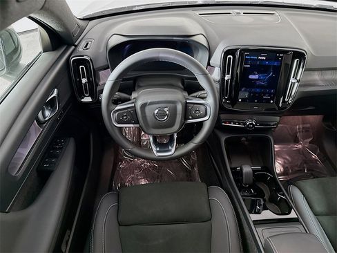 Certified 2023 Volvo C40 P8 Recharge Plus image 23