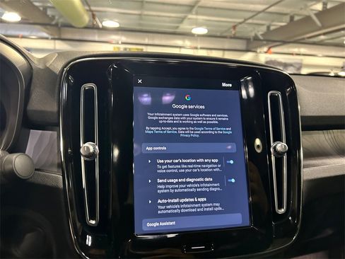 Certified 2023 Volvo C40 P8 Recharge Ultimate image 16