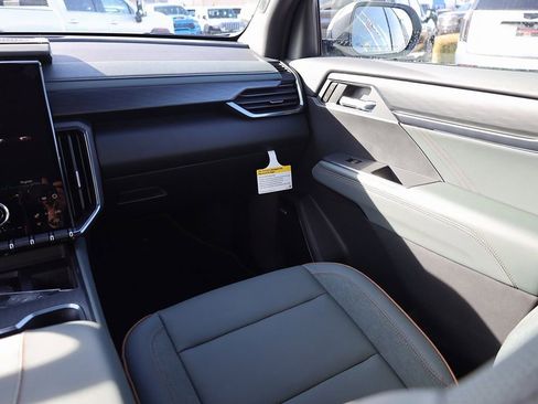 New 2026 GMC Acadia AT4 image 21