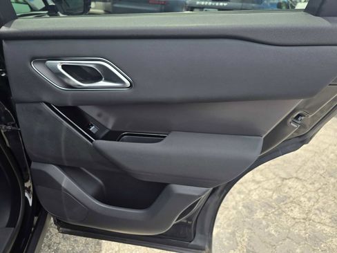 New 2025 Land Rover Range Rover Velar Dynamic SE image 13