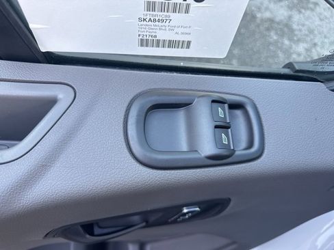 New 2025 Ford Transit 250 148 Medium Roof image 12