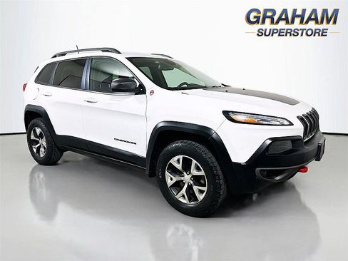 Used 2017 Jeep Cherokee Trailhawk w/ Cold Weather Group AWD/4WD image 1