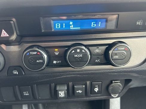 Used 2023 Toyota Tacoma TRD Off-Road image 15